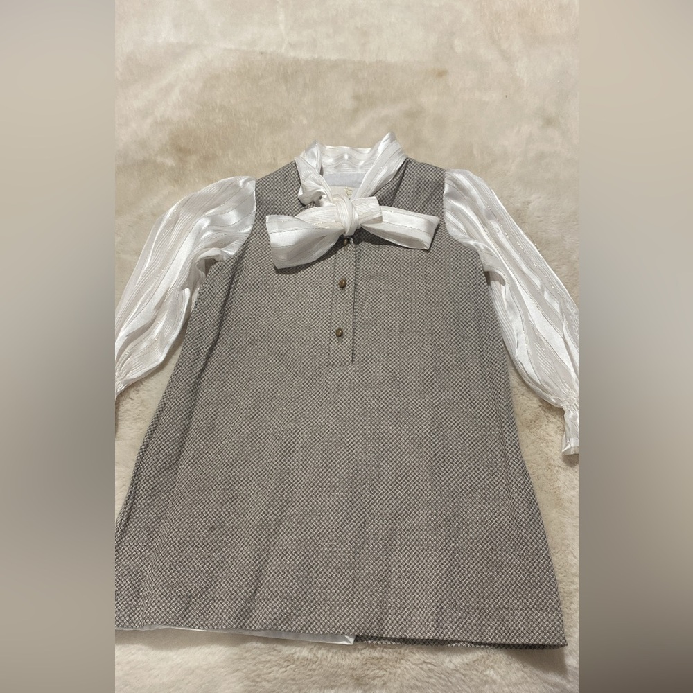Lrdmpetits brand 
Kids Gray and White Dress with Bow